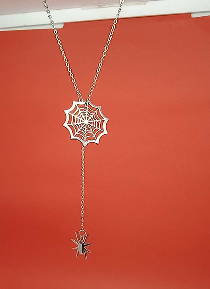 Spider Web Necklace in silver